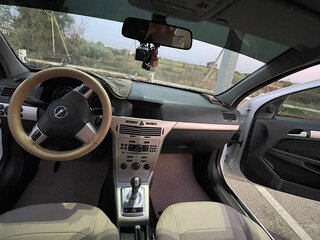 2008 Opel Astra H Рестайлинг, белый, 650000 рублей, вид 4