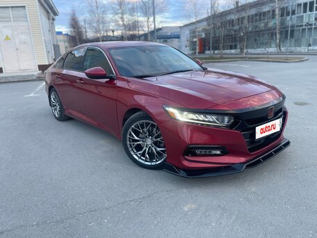 2017 Honda Accord X, красный, 1820000 рублей, вид 4