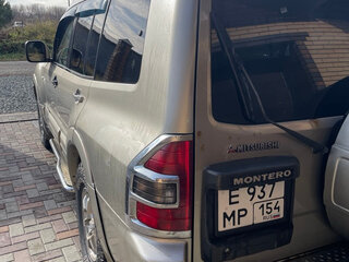 2001 Mitsubishi Montero III, серебристый, 900000 рублей, вид 3