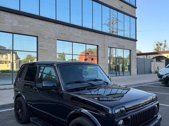 2018 Lada (ВАЗ) 2121 (4x4) I Рестайлинг, чёрный, 1100000 рублей - вид 2