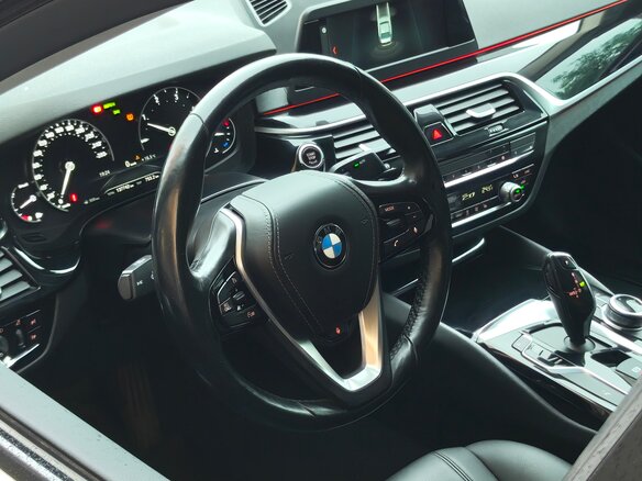 2017 BMW 5 серии 520d VII (G30/G31/G38), белый, 2650000 рублей - вид 10