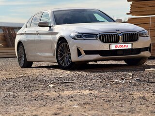2022 BMW 5 серии 520i VII (G30/G31/G38) Рестайлинг, белый, 4500000 рублей, вид 4