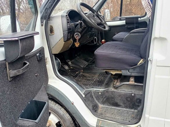 2004 ГАЗ ГАЗель (3302), белый, 650000 рублей