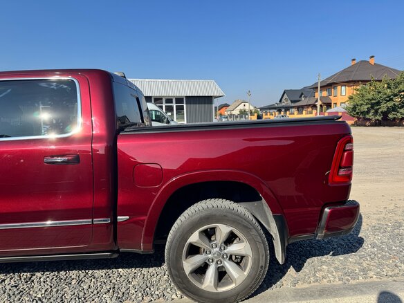 2020 Ram 1500 Crew Cab V, красный, 3500000 рублей - вид 21