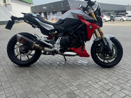 2021 BMW F 900 R, красный, 1100000 рублей, вид 2