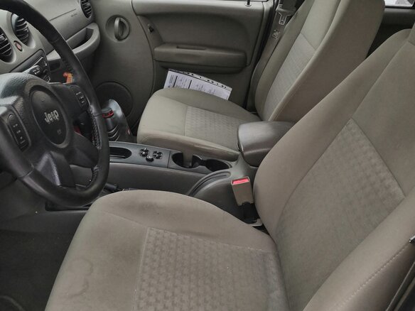 2005 Jeep Liberty (North America) I, чёрный - вид 6