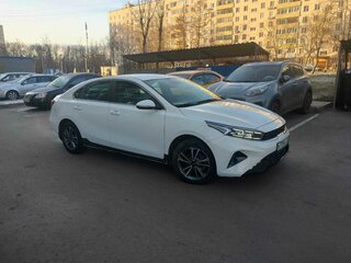 2021 Kia Cerato IV Рестайлинг, белый, 2000000 рублей, вид 2