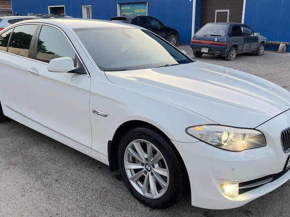 2012 BMW 5 серии 520i VI (F10/F11/F07), белый, 2000000 рублей - вид 1