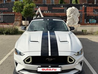 2019 Ford Mustang VI Рестайлинг, белый, 4000000 рублей, вид 3
