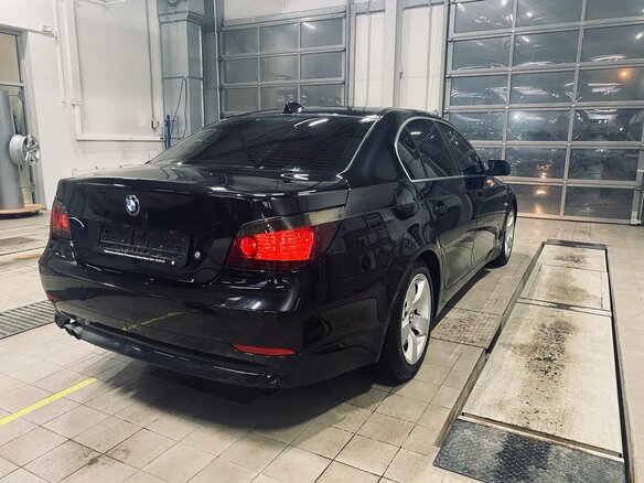 2006 BMW 5 серии 525xi V (E60/E61), чёрный - вид 8