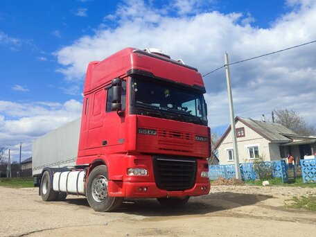 2002 DAF XF 95, красный, 2300000 рублей, вид 4