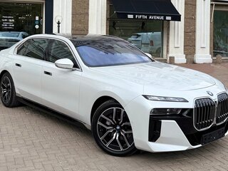 2026 BMW 7 серии 740d xDrive VII (G70), белый, 14900000 рублей, вид 5