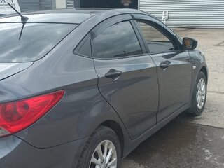 2013 Hyundai Solaris I, серый, 470000 рублей, вид 3