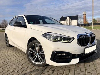 2019 BMW 1 серии 118d III (F40), белый, 2090000 рублей, вид 2