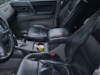 2005 Mitsubishi Pajero III Рестайлинг, чёрный, 2300000 рублей, вид 4