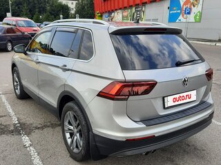2017 Volkswagen Tiguan II, серебристый, 3250000 рублей, вид 3