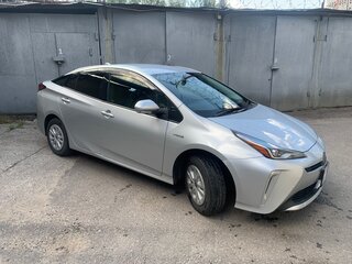 2020 Toyota Prius IV Рестайлинг (XW50), серый, 1950000 рублей, вид 5