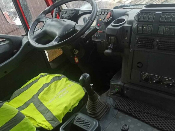 2013 Iveco Trakker, красный, 4300000 рублей - вид 5