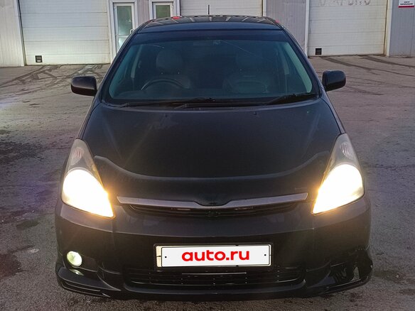 2005 Toyota Wish I Рестайлинг, чёрный, 720000 рублей - вид 1