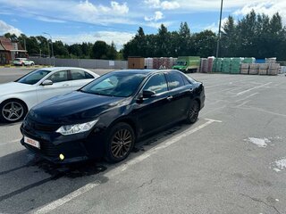 2016 Toyota Camry VII (XV50) Рестайлинг, чёрный, 2350000 рублей, вид 2
