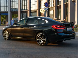 2018 BMW 6 серии Gran Turismo 630i IV (G32), чёрный, 3090000 рублей, вид 3