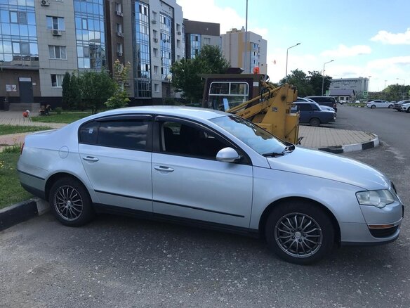 2009 Volkswagen Passat B6, серебристый, 700000 рублей - вид 2