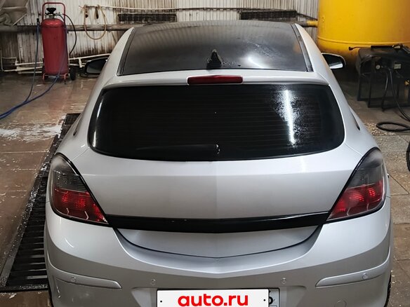 2008 Opel Astra GTC H Рестайлинг, серебристый, 650000 рублей - вид 1