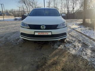 2015 Volkswagen Jetta VI Рестайлинг, белый, 900000 рублей, вид 2