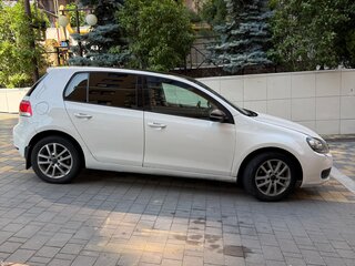2010 Volkswagen Golf VI, белый, 500000 рублей, вид 4