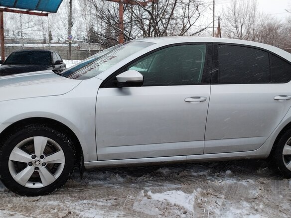 2015 Skoda Octavia III (A7), серебристый, 1250000 рублей - вид 3