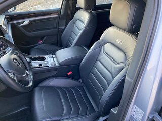 2019 Volkswagen Touareg III, серебристый, 4600000 рублей, вид 5