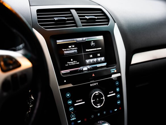 2014 Ford Explorer Sport V, белый, 2500000 рублей - вид 28