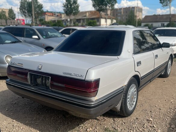 1988 Toyota Crown VIII (S130), серый, 700000 рублей - вид 31