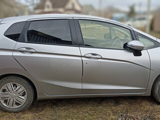 2018 Honda Fit III Рестайлинг, серый, 1250000 рублей, вид 3