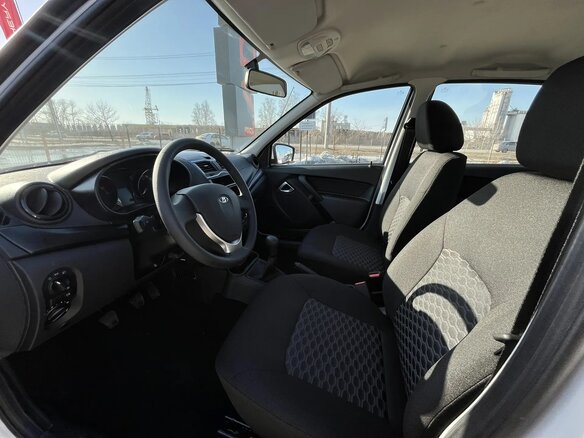 2026 Lada (ВАЗ) Granta I Рестайлинг, белый - вид 5