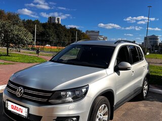 2013 Volkswagen Tiguan I Рестайлинг, серебристый, 1225000 рублей, вид 1
