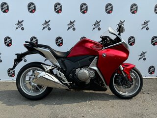 2010 Honda VFR 1200, красный, 780000 рублей, вид 1