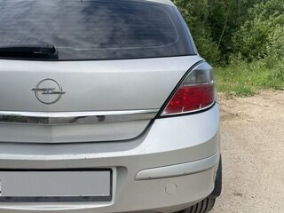 2010 Opel Astra H Рестайлинг, серебристый, 570000 рублей, вид 2