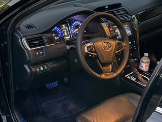 2016 Toyota Camry VII (XV50) Рестайлинг, чёрный, 2100000 рублей, вид 4