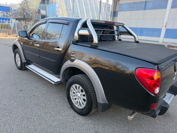 2012 Mitsubishi L200 IV, чёрный, 1420000 рублей - вид 4