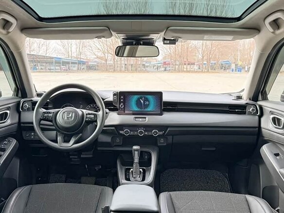 2023 Honda Vezel II, белый, 2015000 рублей - вид 9
