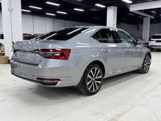 2023 Skoda Superb III Рестайлинг, серый, 2490000 рублей, вид 5