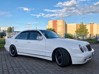 2002 Mercedes-Benz E-Класс 430 II (W210, S210) Рестайлинг, белый, 721691 рублей, вид 2