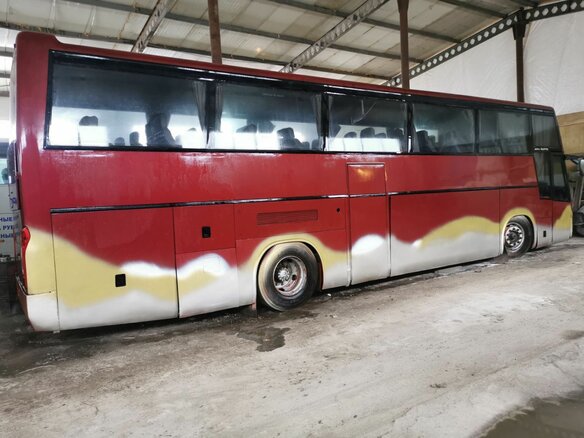 1983 Volvo B10 Series, пурпурный, 1000000 рублей - вид 3