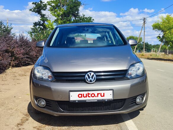 2010 Volkswagen Golf Plus II, коричневый, 800000 рублей - вид 2