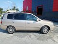 2004 Kia Carens I (RS) Рестайлинг, бежевый, 335000 рублей - вид 2