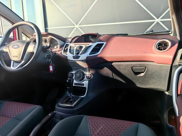 2010 Ford Fiesta Mk6, красный, 599000 рублей - вид 6