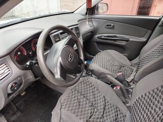 2011 Kia Rio II Рестайлинг, белый, 650000 рублей, вид 5