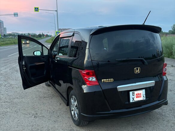 2010 Honda Freed I, чёрный, 940000 рублей - вид 6