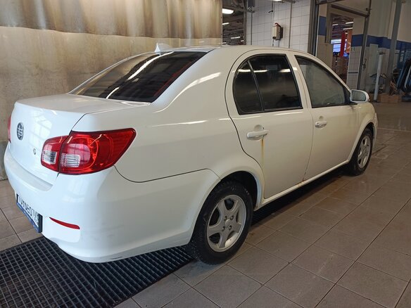 2013 FAW V5, белый, 120000 рублей - вид 4